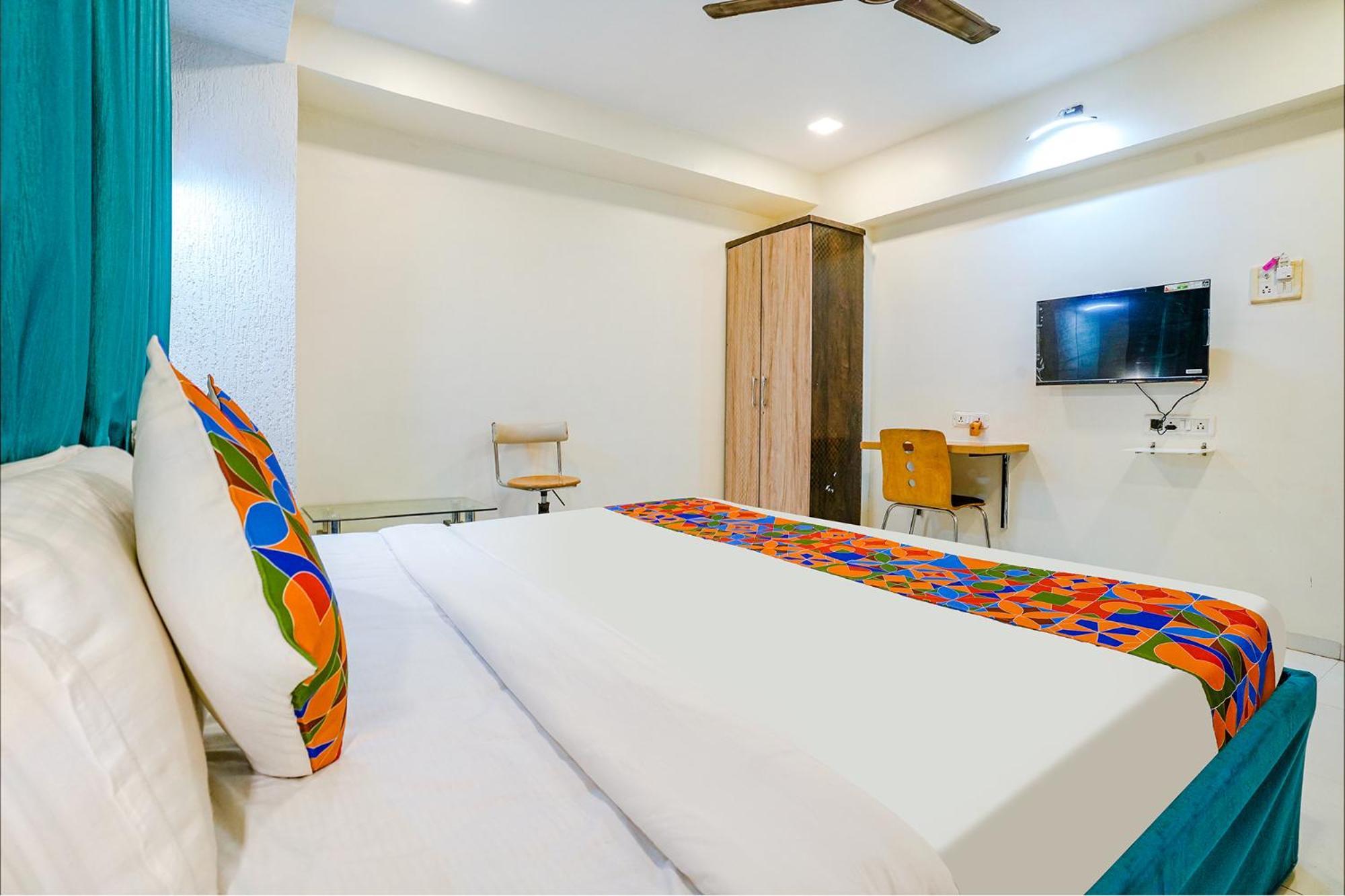 Hotel Bindra Elite ムンバイ エクステリア 写真