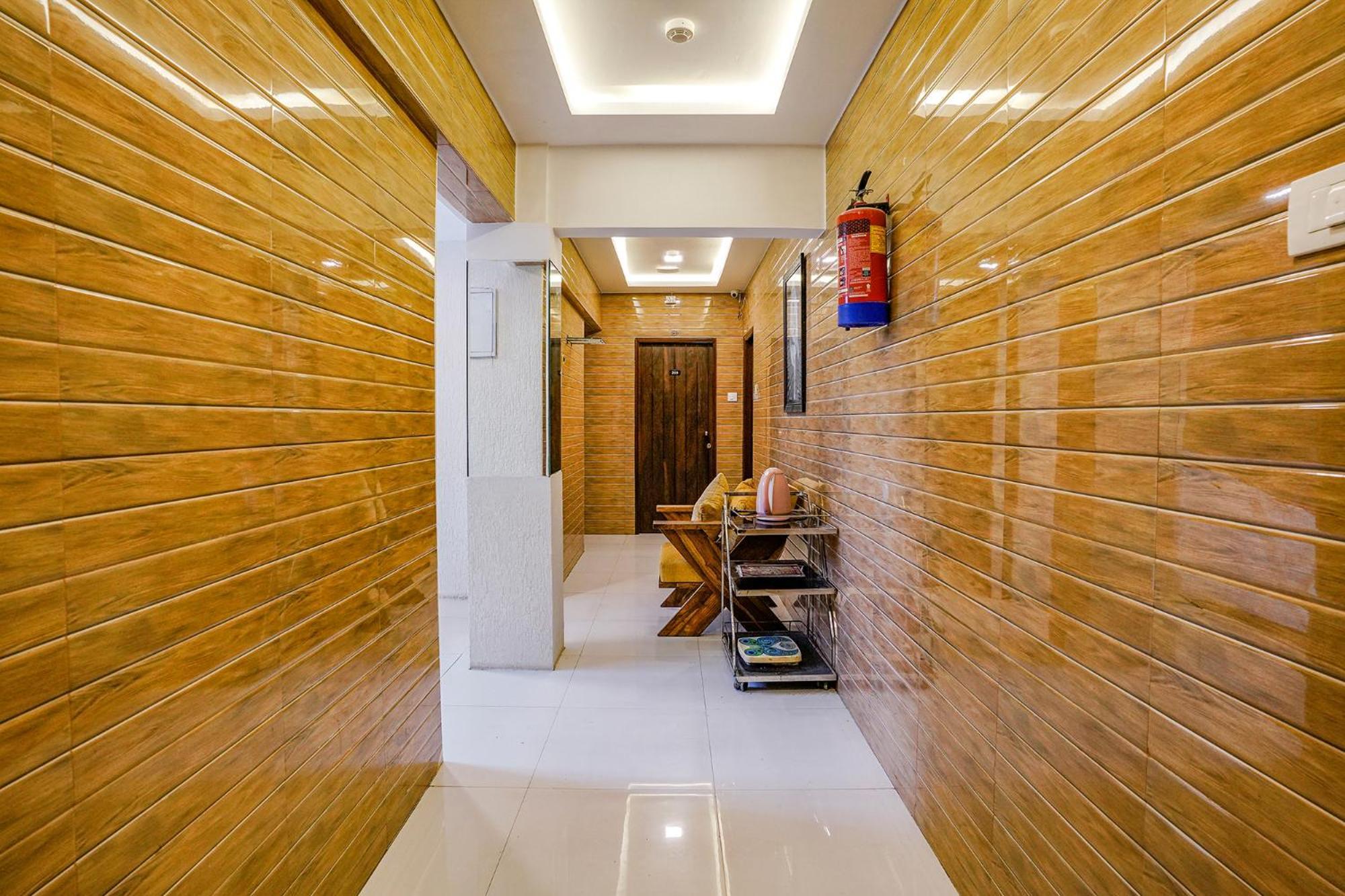 Hotel Bindra Elite ムンバイ エクステリア 写真